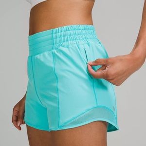 Lululemon high rise Hotty Hot Shorts size 4 electric turquoise 4" inseam